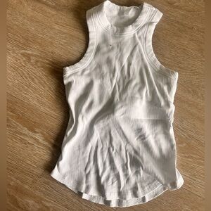 Fabletics! Super cute and comfy ribbed tank with built in bra (XS) (WHITE)